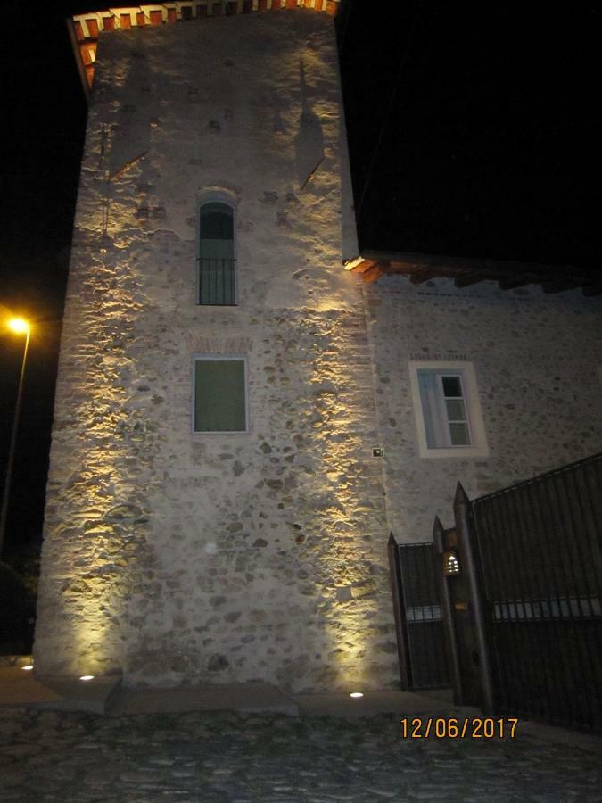 Casa Torre Allera Cuneo Buitenkant foto